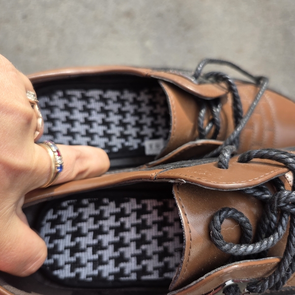 Brown and Black Men's Casual Shoes - Picture 4 of 6